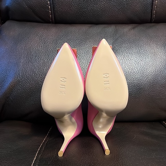 Moschino M logo leather high heels NWB - Picture 8 of 8